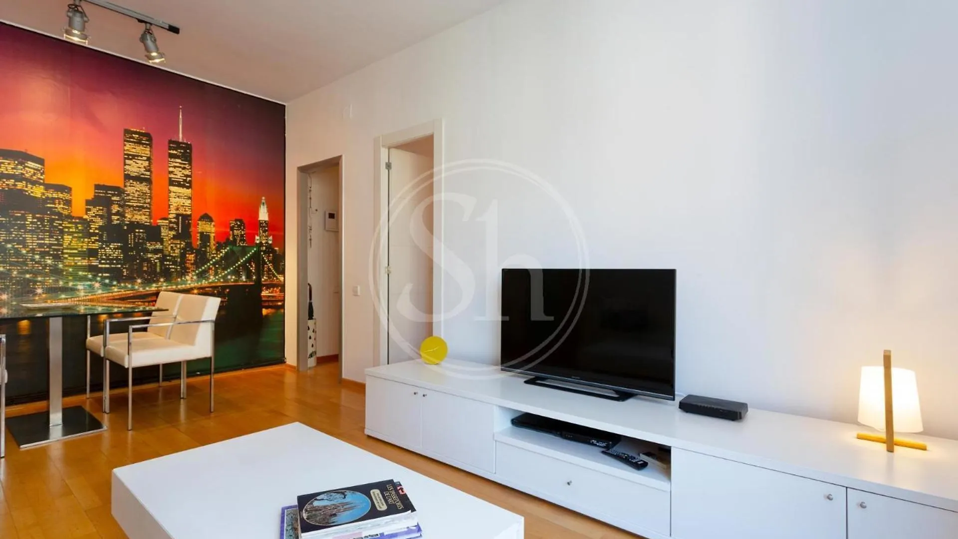 Beautiful Apartment In Montjuic Barcelona 0*,  Espanha